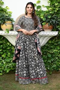 Conjunto de Lehenga Choli de Algodón Tradicional FABRIA, Dibujado a Mano, con Dupatta para Mujer, para Bodas/Fiestas, Disponible al por Mayor - Product Image 6