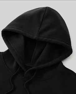 เสื้อฮู้ดผู้ชายพรีเมียม สวมใส่สบายเป็นพิเศษ ผลิตจากผ้าฝ้าย 100% ปักลายเรียบๆ ย้อมสีด้วยการพิมพ์ดิจิทัล เหมาะสำหรับฤดูหนาว - Product Image 3