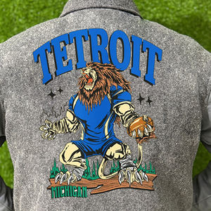 เสื้อแจ็คเก็ตบอมเบอร์ผู้ชายคุณภาพสูง ผ้าเคลือบอย่างดี ดีไซน์ปักลาย ปกคอพับ แขนเสื้อแบบ Letterman สไตล์สตรีทแฟชั่นสำหรับฤดูใบไม้ร่วงและฤดูหนาว - Product Image 5