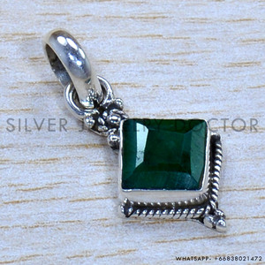 Magnifique pendentif en argent sterling 925 avec lunette en forme de cerf-volant émeraude pierre précieuse fine faite à la main bijoux en vrac en gros pour les femmes - Product Image 2