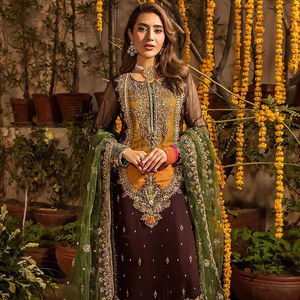 Costumes pour femmes pakistanaises de qualité supérieure, costumes ethniques lourds disponibles en gros, costumes fantaisie pour les fêtes, Mehndhi Mayo - Product Image 1