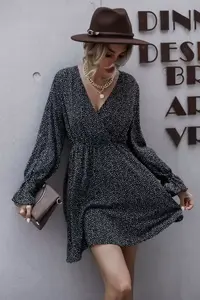 Mini-robe d'été à impression florale pour femmes, décontractée, col en V, manches courtes, unique, élégante, naturelle, lavable, vente en gros - Product Image 5