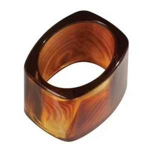 Rond de serviette rond en résine pour décoration de table de mariage - Product Image 3