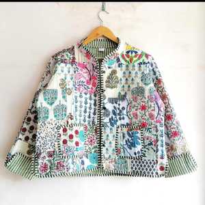 Vente en gros et fabrication de veste indienne en coton matelassé fait à la main veste vintage en coton Kantha réversible bord brut bord libre - Product Image 1