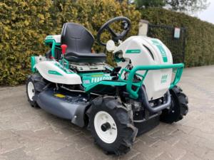 Tondeuse à gazon industrielle Orec Rabbit RM982F avec lame 4WD 23HP 30IN 1800W Power 4-Stroke Engine Grass Box - Product Image 3