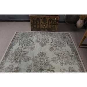 Grand tapis turc vintage 5,6x9,4 pieds, tapis blanc à fleurs en laine - Product Image 4