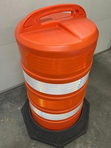 1100MM PE plastique sécurité routière réfléchissant avec base en caoutchouc trafic sécurité routière Crash baril tambour - Product Image 4