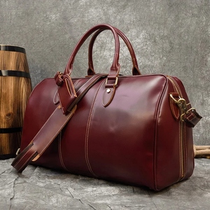 Bolsa de Viaje de Cuero Tipo Weekender, Plegable, Gran Capacidad, Ligera, Portátil, con Cierre de Cremallera, Resistente, Color Rojo - Product Image 1