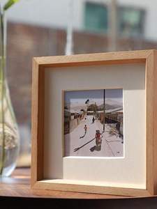 Cadre photo en bois artisanal pour un cadeau d'occasion spéciale, mettant en valeur des photos avec une touche personnelle, un souvenir significatif et durable - Product Image 2