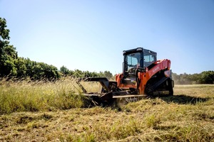 Chargeuse compacte sur chenilles Kubota SVL97-3, godet avant, moteur diesel haute puissance, garantie 5 ans, équipement de construction - Product Image 2