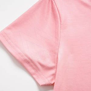 Conjuntos de camisa y pantalones cortos para mujer Ropa de gimnasio de último estilo Conjuntos de camisetas y pantalones cortos para mujer Conjuntos para mujer OEM - Product Image 5