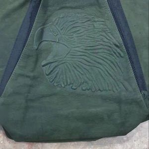 Gilet en cuir vert fauconnerie, gilet de chasse avec grande poche arrière matériau antidérapant point de haute qualité - Product Image 2