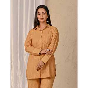 Conjunto de Dos Piezas de Algodón Estampado Barik Butti Amarillo, Talla XS/XS, con Decoración de Botones en la Parte Superior e Inferior - Product Image 1