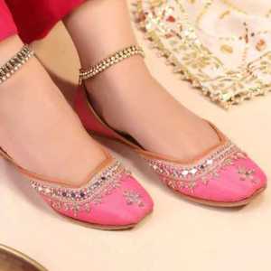 Chaussures habillées en cuir pour femmes Khussa traditionnelles OEM, nouveau design, couleur unie, légères, plates, tendance, décontractées, pour les fêtes - Product Image 3