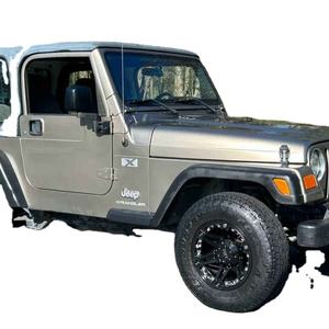 2024 X 4x4 Volant à Gauche Sièges en Cuir Sans Réservation Boîte Manuelle 5 Vitesses Moteur 6 Cylindres 4.0 Litres Proprement Modifié à l'arrière - Product Image 1