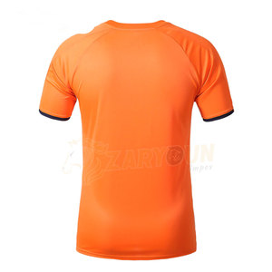 เสื้อยืดแขนสั้นสำหรับผู้ชายพิมพ์โลโก้แบบสีพื้นสไตล์สปอร์ต - Product Image 2