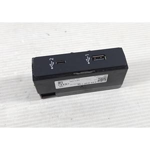 ช่องต่อ AUX/USB สำหรับรถยนต์ AUDI Q3 ซีรีส์ (F3B) รุ่น 83A035736 (18>) - Product Image 2