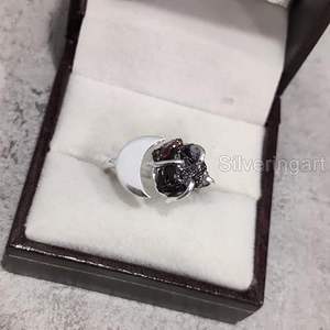 แหวนเงินแท้ 925 ประดับพลอยโกเมนธรรมชาติ รูปพระจันทร์เสี้ยว สำหรับผู้หญิง  งานแฮนด์เมด  เหมาะเป็นของขวัญคริสต์มาส  ประจำเดือนมกราคม - Product Image 2