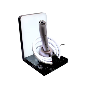 Pantalla LED acrílica personalizable con iluminación brillante para entornos minoristas - Product Image 4