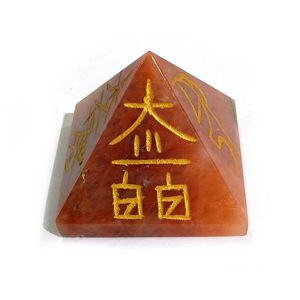 Pirámide de Cristal de Aventurina Roja Feng Shui, Grabada con Símbolo de Reiki, Piedra Natural para la Confianza, 30-35 mm - Product Image 1