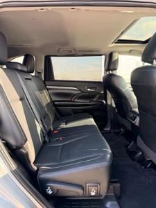Toyota Highlander SUV 2019 Gris Argenté Phares Halogènes Toit Ouvrant Conduite à Gauche - Product Image 2