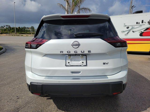 (T&D) Auto Usado 2024 Rogue SV - Product Image 2