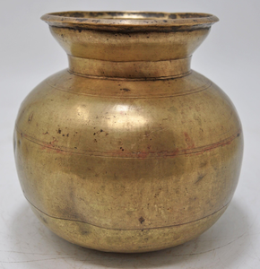 Maceta de agua pulida de oro Lota de latón de Calidad exclusiva con diseño fabuloso, macetas y macetas con forma de tamaño personalizado a la venta - Product Image 2