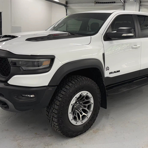 R-am 1500 T R X R-ipatuned 2021 Usada, Motor V8 Biturbo, Grupo de Equipamiento T R X Nivel 2, Tracción en las Cuatro Ruedas - Product Image 1