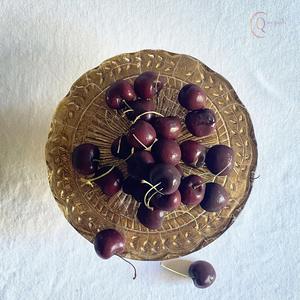 Support à gâteau en métal décoratif avec des bords lisses et une base stable, idéal pour présenter des gâteaux, des muffins et des friandises sucrées - Product Image 2