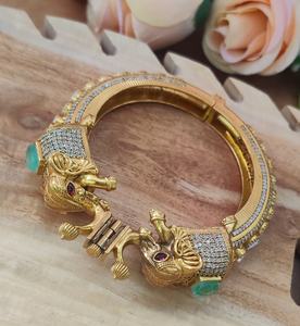 Bracelet Kada en laiton et AD ouvrable, motif éléphant, qualité supérieure, traditionnel indien, parfait pour les mariages, les tenues de soirée - Product Image 2