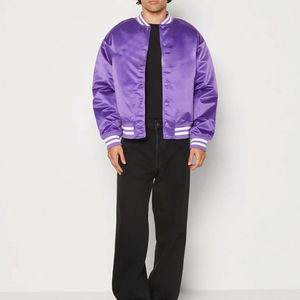 Chaqueta de satén personalizada para uso en temporada de invierno para hombre, chaqueta nueva y de talla grande estilo Letterman en blanco al por mayor para hombre - Product Image 3