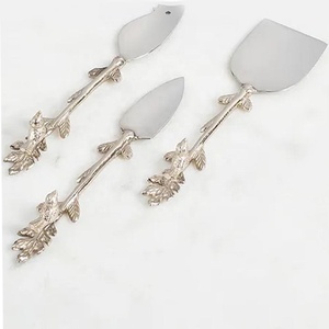 Ensemble de service à salade en laiton argenté, brindille en relief avec conception d'oiseau, poignée faite à la main, or et argent, acier inoxydable Antique - Product Image 2