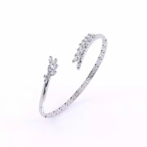 สร้อยข้อมือแบบเปิดออกแบบสีขาว/สีโรสโกลด์14K สร้อยข้อมือเพชรสำหรับปลูกในห้องปฏิบัติการเครื่องประดับชั้นดี - Product Image 3