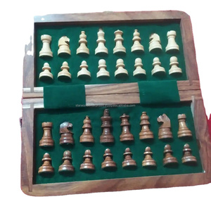 Planches d'échecs en bois Aimant en bois portable écologique Planches de jeu d'échecs pièces d'échecs imprimées dans une boîte en bois - Product Image 1