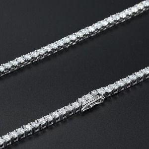 925 เงินสเตอร์ลิง Iced Out Moissanite เทนนิสสร้อยคอเครื่องประดับที่กําหนดเองเครื่องประดับเพชรเหลี่ยมเพชรพลอยของขวัญสําหรับเธอ - Product Image 2