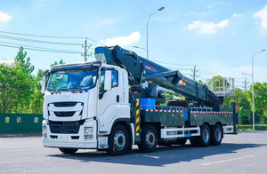 Camion de travail en hauteur d'occasion en excellent état, modèle ISUZU GIGA 45m/65m, plateforme télescopique, disponible dès maintenant. - Product Image 1