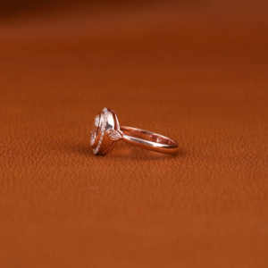 Anillo de oro rosa de 14 quilates con corte ovalado de diamante cultivado en laboratorio, anillo de regalo de aniversario de oro rosa con diamante redondo para ella con anillo de diseño personalizado - Product Image 2