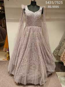 Robe en tissu à la mode avec un travail de broderie riche pour les femmes Idéal pour les cérémonies de fêtes et les fonctions de mariage - Product Image 3