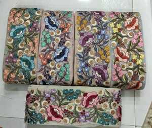 Hecho a medida en tela base beige con bordado floral multicolor en tres colores para prendas y vestidos en 2,5 pulgadas. - Product Image 2