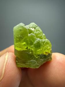 Espécimen de Peridoto Natural de Kohistan, Pakistán - Product Image 3