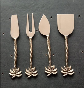 Vente en gros de couverts en acier inoxydable avec poignée design en bambou, couverts en or poli brillant pour les articles de table de mariage et d'événements - Product Image 1