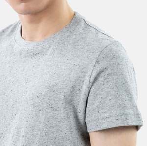 เสื้อยืดผู้ชายผ้าฝ้าย 100% พิมพ์ลายโลโก้ตามสั่ง ทรงหลวม ระบายอากาศดี สไตล์ลำลอง บริการ OEM เสื้อผู้ชายแบบกำหนดเอง - Product Image 2