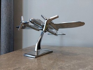 Modelo de avión de aluminio, decoración de escritorio, artesanía coleccionable, adorno para el hogar, hélices, soporte de avión de Metal, exhibición plateada - Product Image 2