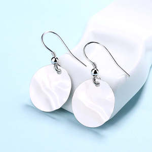 Orecchini Pendenti in Argento Sterling Martellato con Placcatura in Oro Rosa e Oro Bianco, Geometrici con Diamanti, Trendy per Fidanzamento - Product Image 2