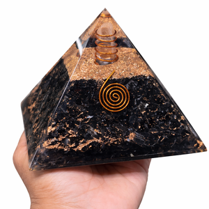 Pirámide de Orgón de Turmalina Negra Natural Pulida a Mano, de Gran Tamaño, con Espiral de Cobre para Protección EMF, Duradera para el Hogar - Product Image 1