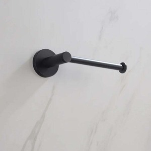 Soporte moderno de papel higiénico de metal negro fijado en una pared. El diseño es minimalista con una varilla recta para sujetar el rollo de papel higiénico. - Product Image 4