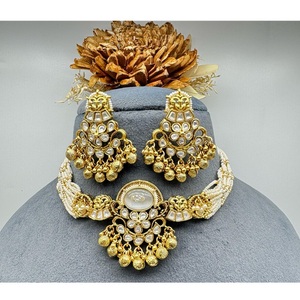 Premium Bridal Kundan Set Celebraciones tradicionales Classic Indian Wedding Kundan Jewelry Set Kundan Gargantilla para bodas Fiestas - Product Image 1