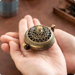 Brûleur d'encens compact Idéal pour la décoration de table Maison Chambre Salon Bureau Cuisine et usage spirituel En provenance d'Inde - Product Image 2