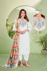 Ensemble Kurti 3 pièces en soie romaine de créateur avec broderie élégante tenue de fête ethnique traditionnelle indienne pour femmes - Product Image 2