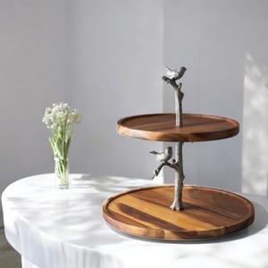 Support à gâteau en bois et métal de qualité luxe avec finition marron et or pour service de dessert de gâteau de fête de restaurant - Product Image 3